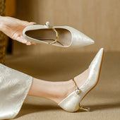 Luciana | Sapatos de Salto com Tira de Pérolas