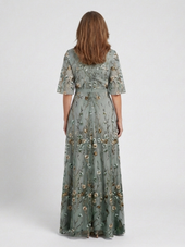 Elga – Vestido longo florido com decote em V