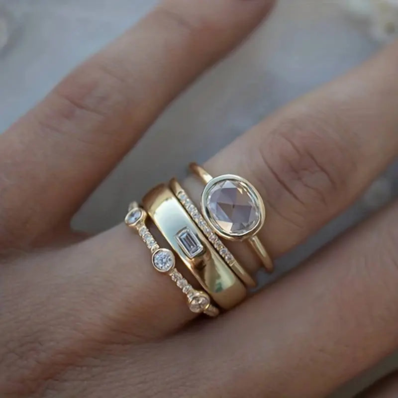 Xénia | Conjunto de Anéis Dourados com Zircónias