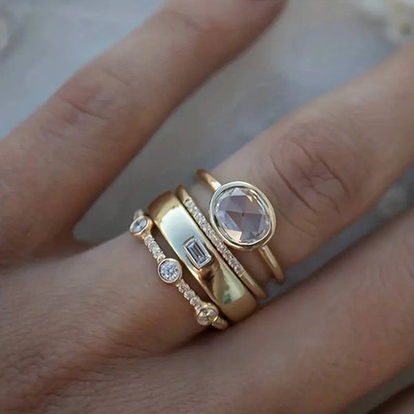 Xénia | Conjunto de Anéis Dourados com Zircónias