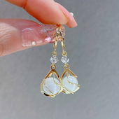 Elegante Weißopal Tropfen Ohrringe