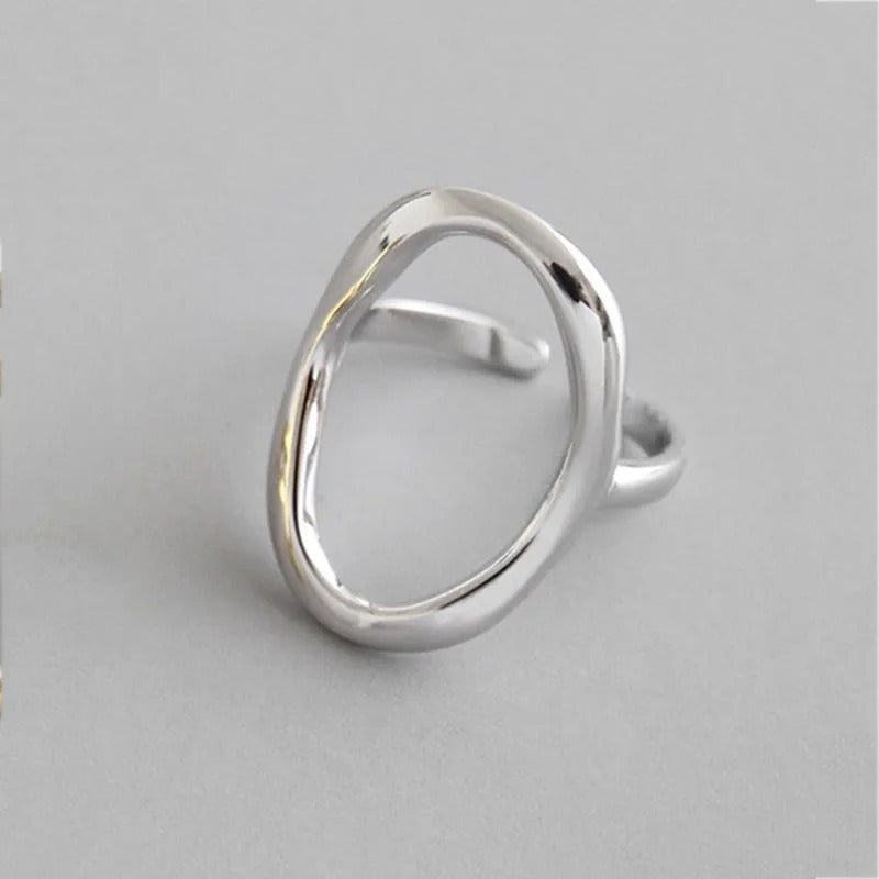 Verstellbarer Ring aus 925er Silber mit unregelmäßiger Kugelform