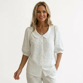 Alice - Blusa Romântica com Bordados de Margaridas