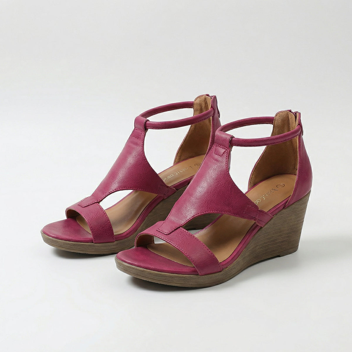 Sandále na kline s jemnými remienkami