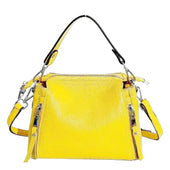 Crossbody kabelka zo zrnitým vzhľadom