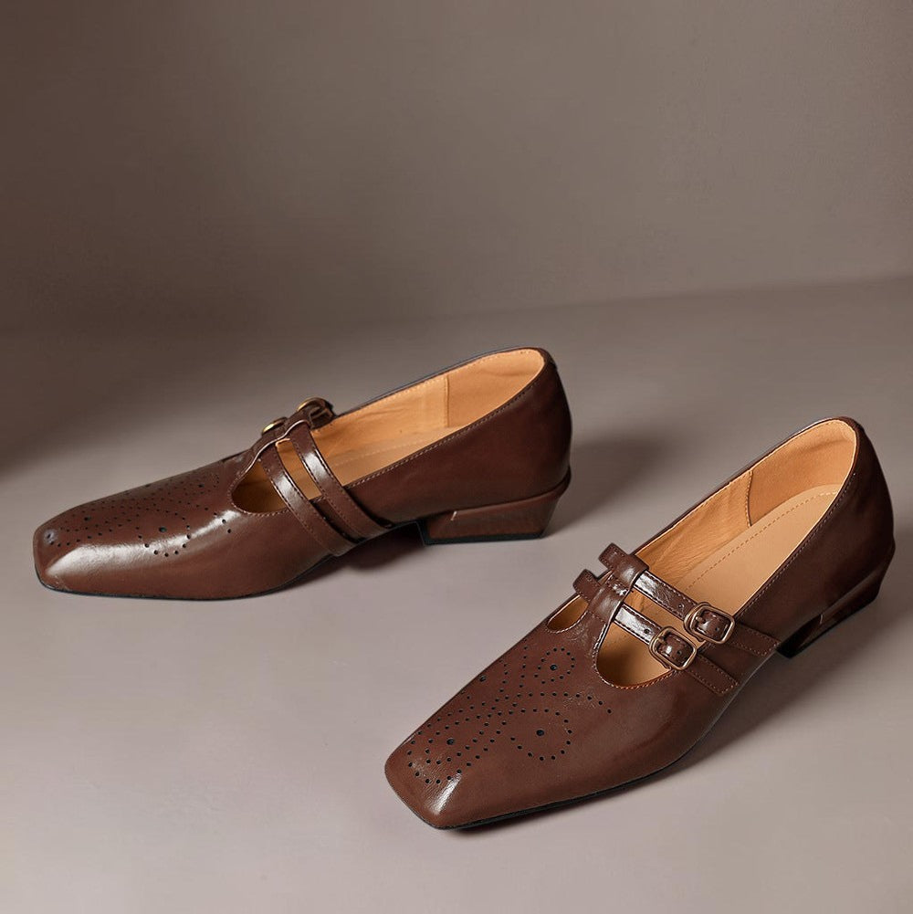 Daniela | Sapatos Mary Jane Brogue com Tira Dupla