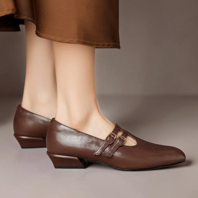 Daniela | Sapatos Mary Jane Brogue com Tira Dupla